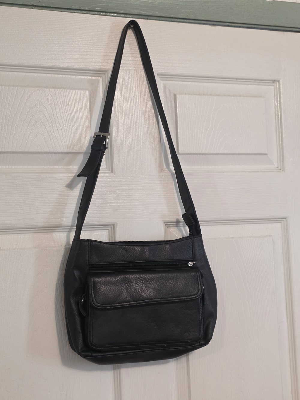 Classic Black Crossbody Shoulder Bag - Timeless Everyday Carry